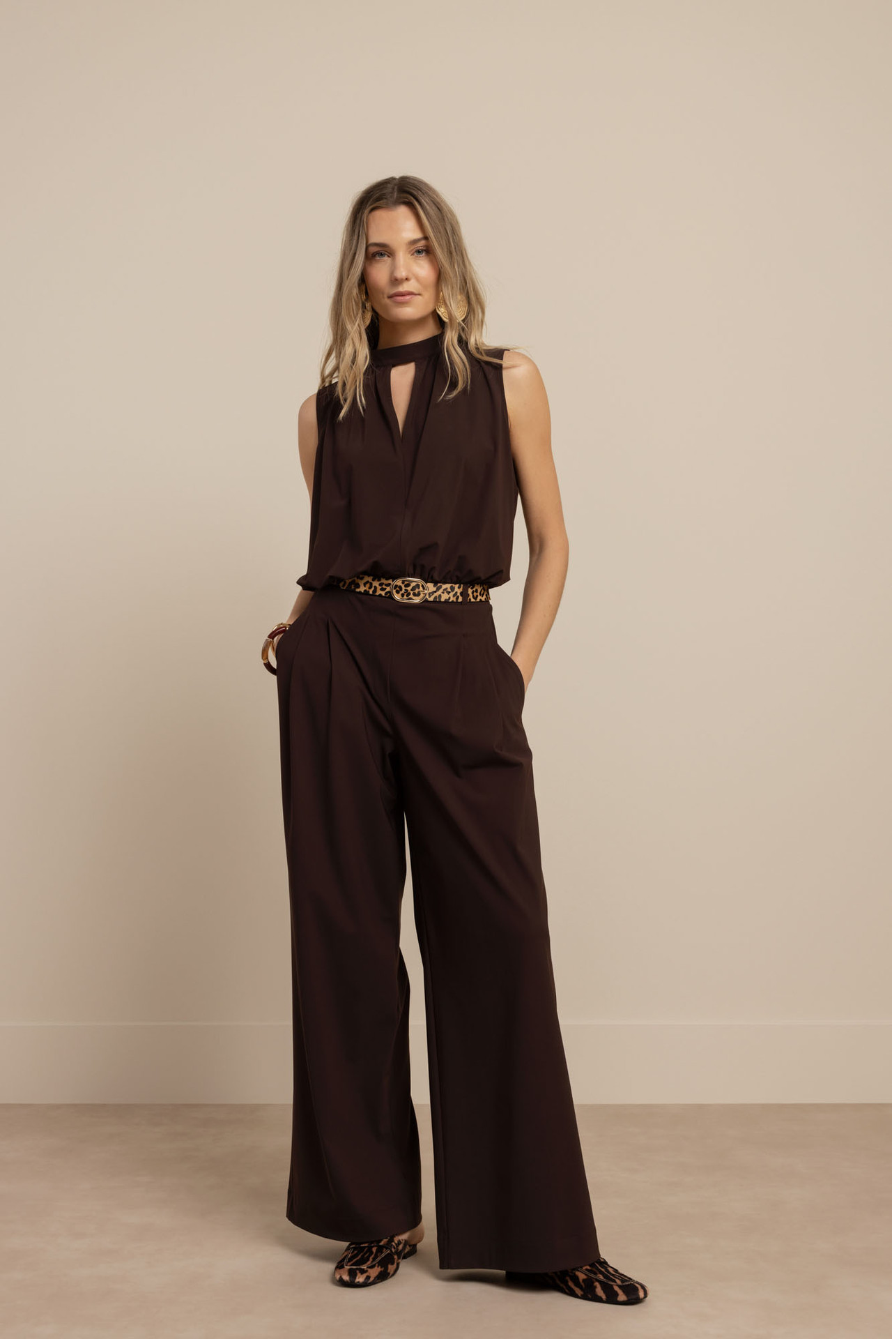 bruine jumpsuit anneloes